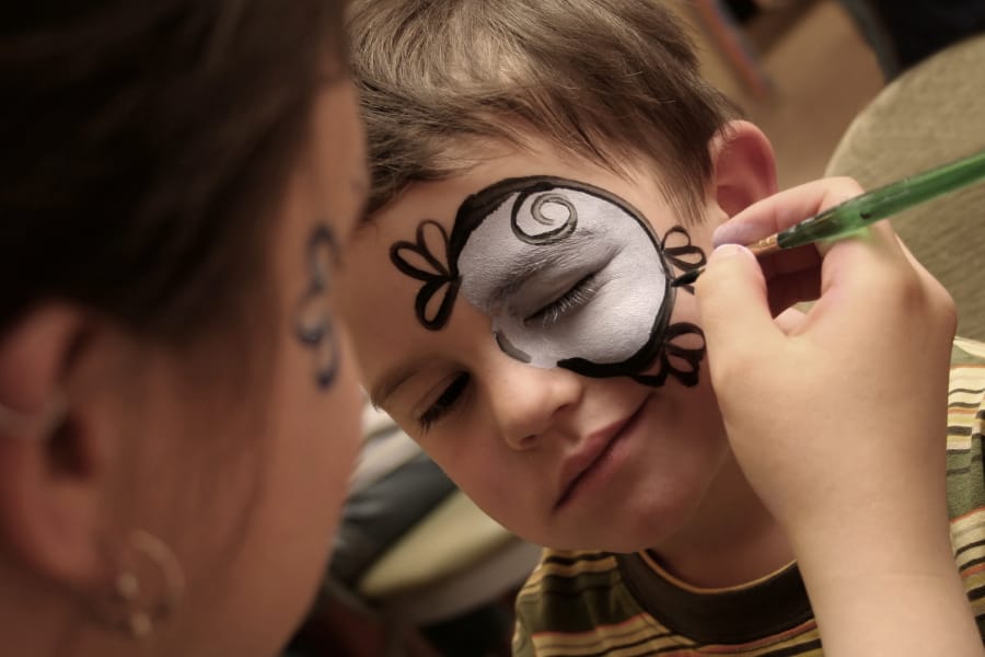 Pintura de la cara en el carnaval